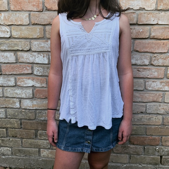 White Embroidered Tank - Picture 2 of 3